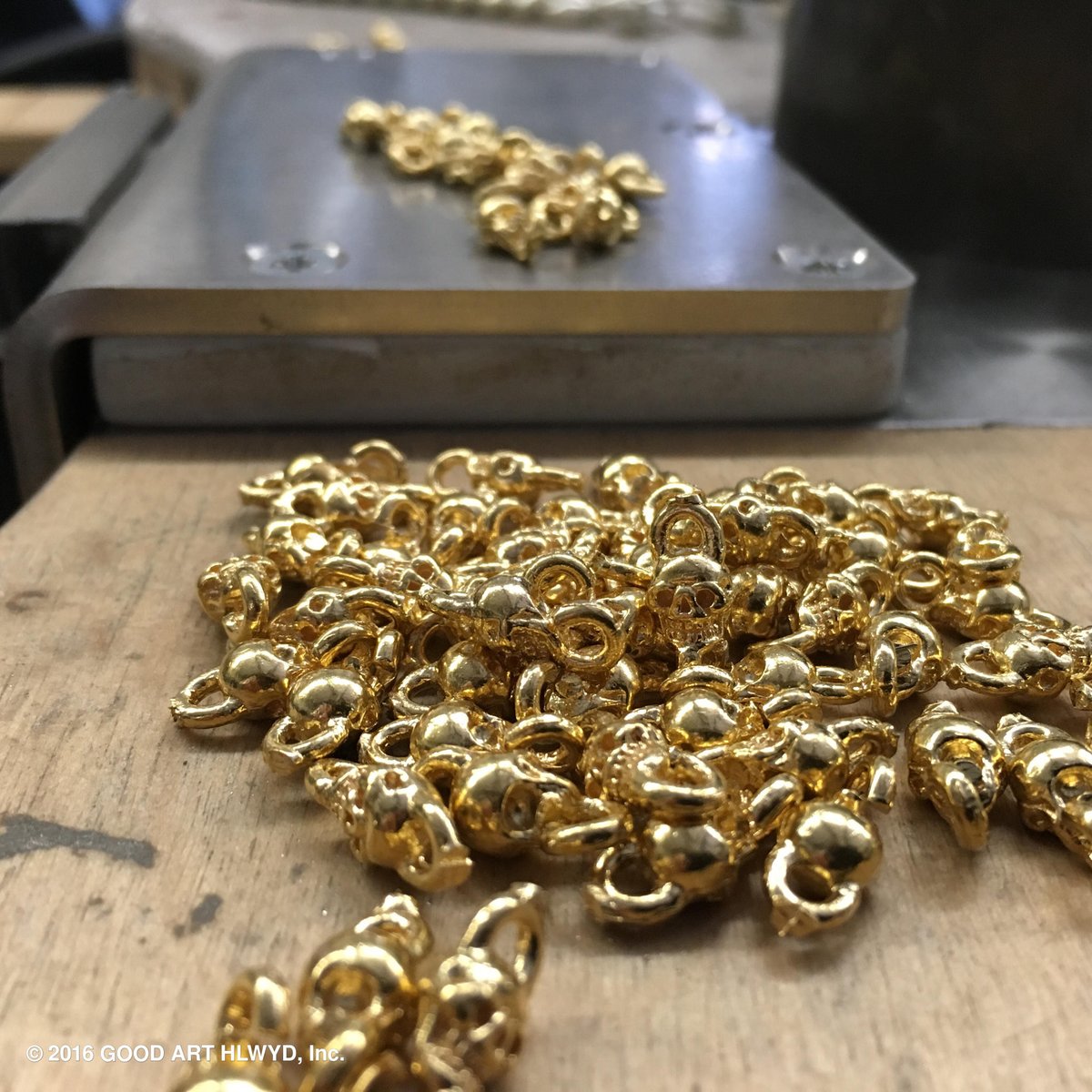 goodart's tweet photo. Step by step, #22K #jackskull pieces getting assembled into a #Rosary https://t.co/wnk09MFSm2