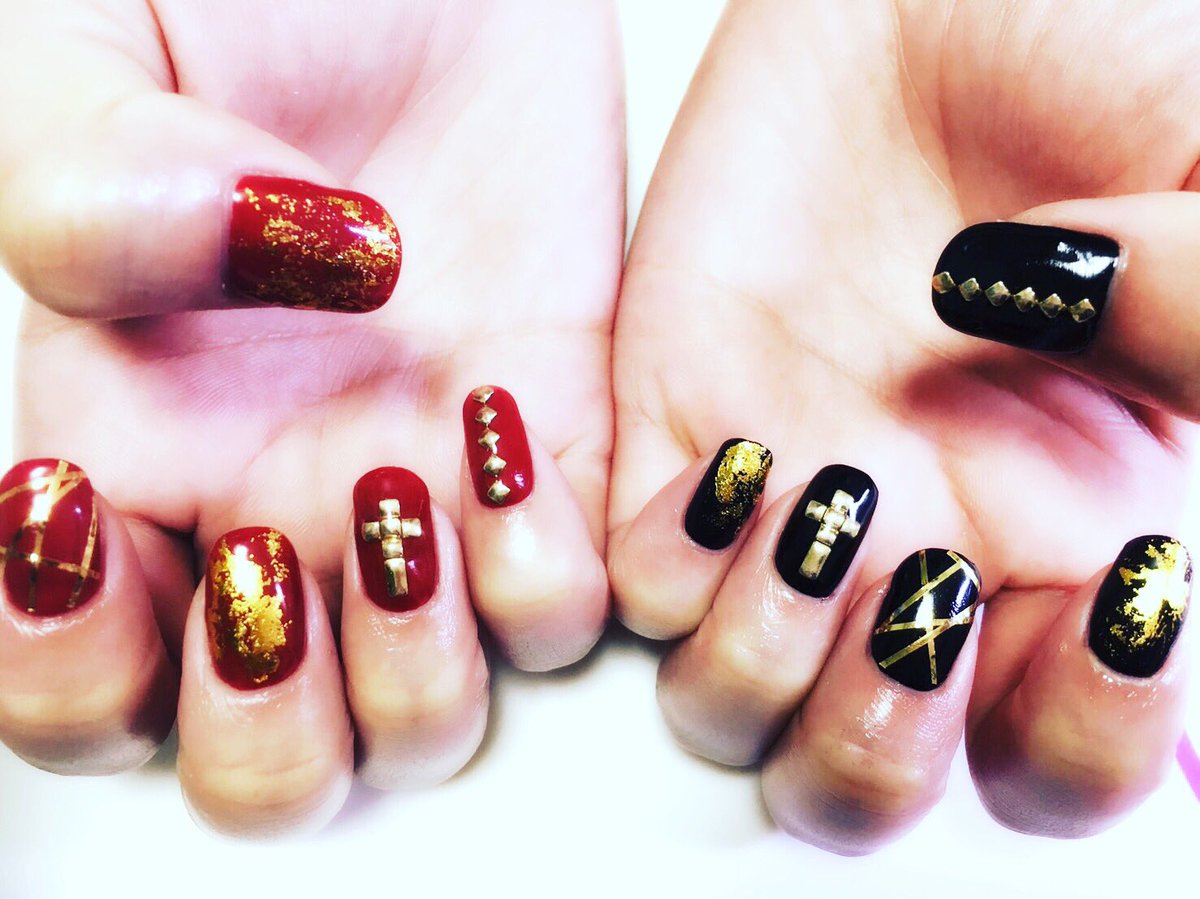 Lay0113's tweet photo. New💅✨✨
#nails #rocknroll #black #red #gold
#cool #faverite #悪女系 #二面性 https://t.co/2OHtAPzMKs
