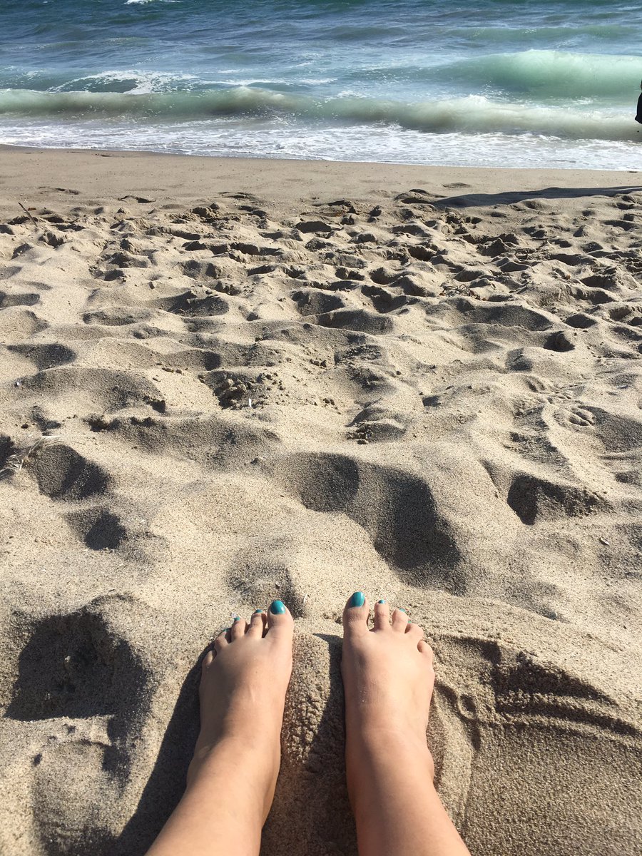 diane_bittick's tweet photo. Blue sky and cool breeze at Venice Beach!
#wcesummer https://t.co/4Zs2agtEkB