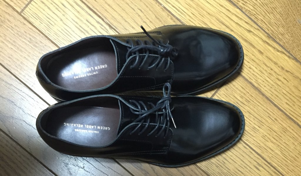 i_ethan13's tweet image. 男子の革靴間違えてませんか？外の体育で男子が着替える部屋に置いてあったのですが帰ってくると別のアズビーの革靴が置いてあり自分のものがなくなっていました。