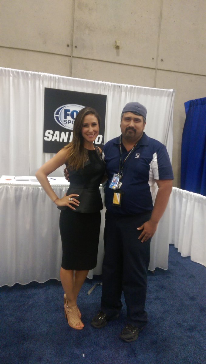 DanielSS87's tweet photo. 2 yrs after having my named called on TV, it was an honor 2 meet U @JulieAlexandria at #FanFest! #MLB162 #Wallstrip https://t.co/PezgRD2zm7