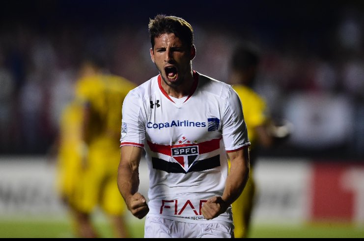 T_Independente's tweet photo. OBRIGADO 
TOCA NO CALLERI QUE É Gol 

Você lutou e honrou essa camisa 
Sua Garra e raça fez o SPFC forte 
👏👏👏👏👊🏽👊🏽👊🏽 https://t.co/ZXyZuljZMF