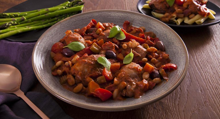 EdgellAu's tweet photo. The family will thank you for this hearty Italian-inspired Chicken Cacciatore! https://t.co/UpH4PxKJCM #winterfood https://t.co/YPYPgGK7XU