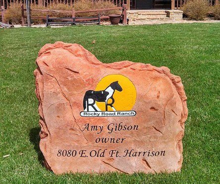 ChrisVBradley's tweet photo. Personalizing & Beautifying Your Outdoor Landscaping with a #RockBoulderSign
#boulderdesigns
https://t.co/hRtKim29lC https://t.co/rm9srK6iRh