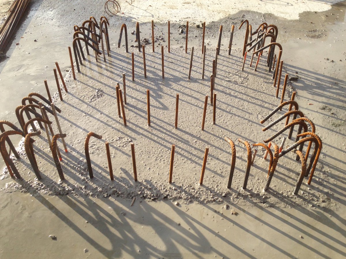 Stilaan de strijd tegen het water aan het winnen voor de kelderfundering CBO Varsenare met <a href="/Durabrik/">Durabrik</a>