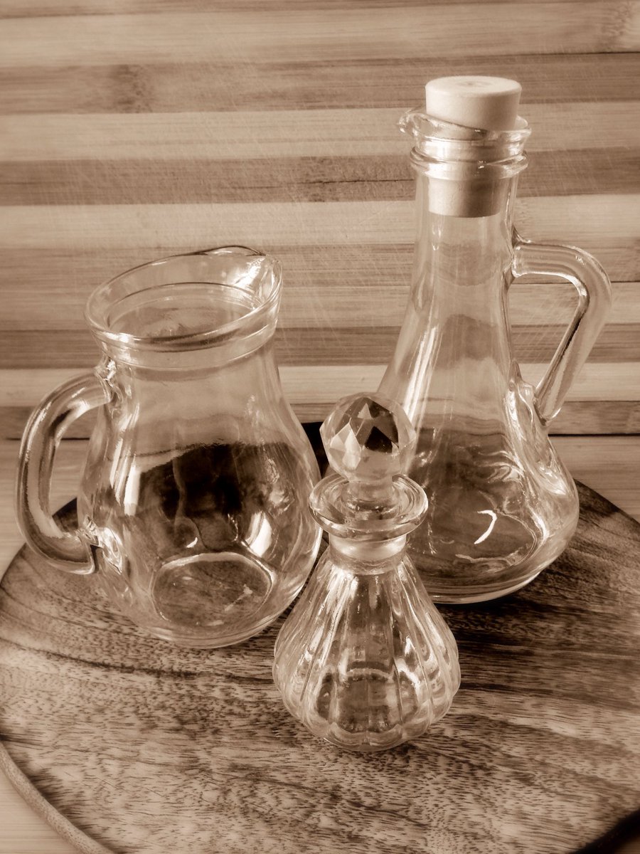 Afroz261Shaikh's tweet photo. @FoodBloggerAI #Fbaiphotochallenge #fbaifoodprops #photoshoot week 5 Glass and Vinger dispensers https://t.co/kCgCUOKHex