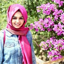 واذا #يحجون شيسوون
 
الله ويعرف #شبينه 

 #اليدري بروحه خوش انسان

ليش #يخاف من #طينه..

#فراشة_رقيقة