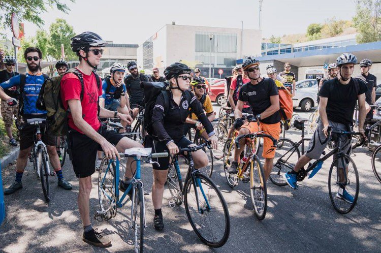 RAWCyclingMag's tweet photo. Check the #CIMB2016 recap on https://t.co/lI5fUJAjoE #bikemessenger #messlife #bikecourier #cargobike #fixed https://t.co/hFqaAoJwvh