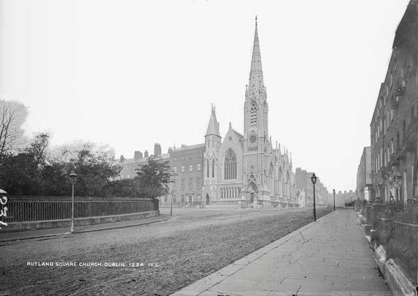 PhotosOfDublin's tweet photo. Rutland Square and Findlaters church,  Circa 1870. https://t.co/JwPAjlCLPu