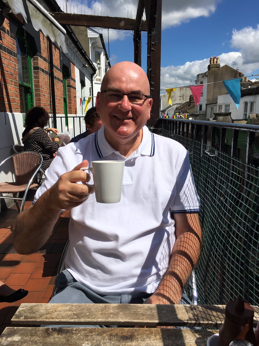 davidmfrance's tweet photo. It's lovely to be with @midgefrance on the balcony of #Kensingtons here in #Brighton https://t.co/FjaObEi1lN
