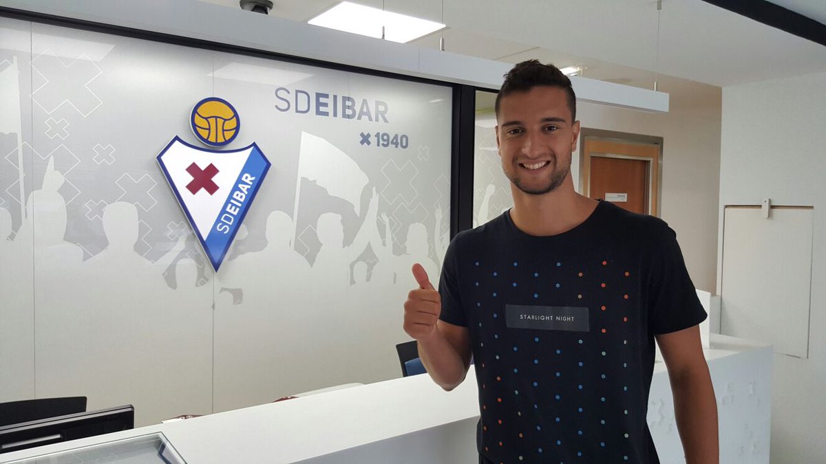 SEG_Football's tweet photo. Centre-back @criscanario3 signed with @SDEibar. Ready for a new chapter! 👍 #YourTalentOurProfession https://t.co/WLwzFYyOnU
