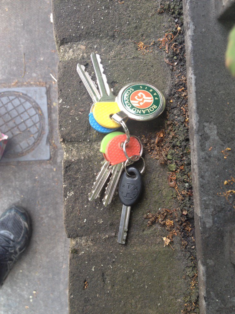 Keys Found on pavement effra road <a href="/BrixtonBlog/">Brixton Blog</a>  <a href="/brixtonbuzz/">Brixton Buzz</a> taking them to the police station #brixton