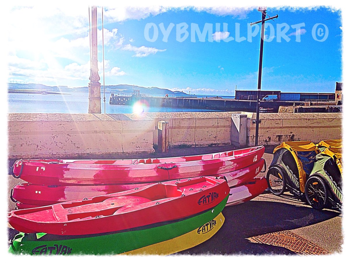oybmillport's tweet photo. It is truly a glorious morning here in #Millport #cumbrae for #bicycle or #Kayak hire. #SunIsOot ☀️☀️🚴🏻🚣🏄🏻 https://t.co/Bhjkbz9vEr