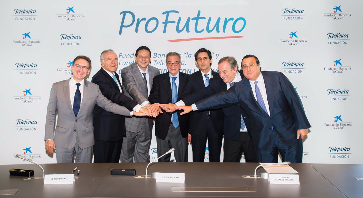 FundlaCaixa's tweet photo. Presentamos Fundación ProFuturo, proyecto para impulsar la educación digital en países emergentes con @fundaciontef https://t.co/ZIjvQiEA1X