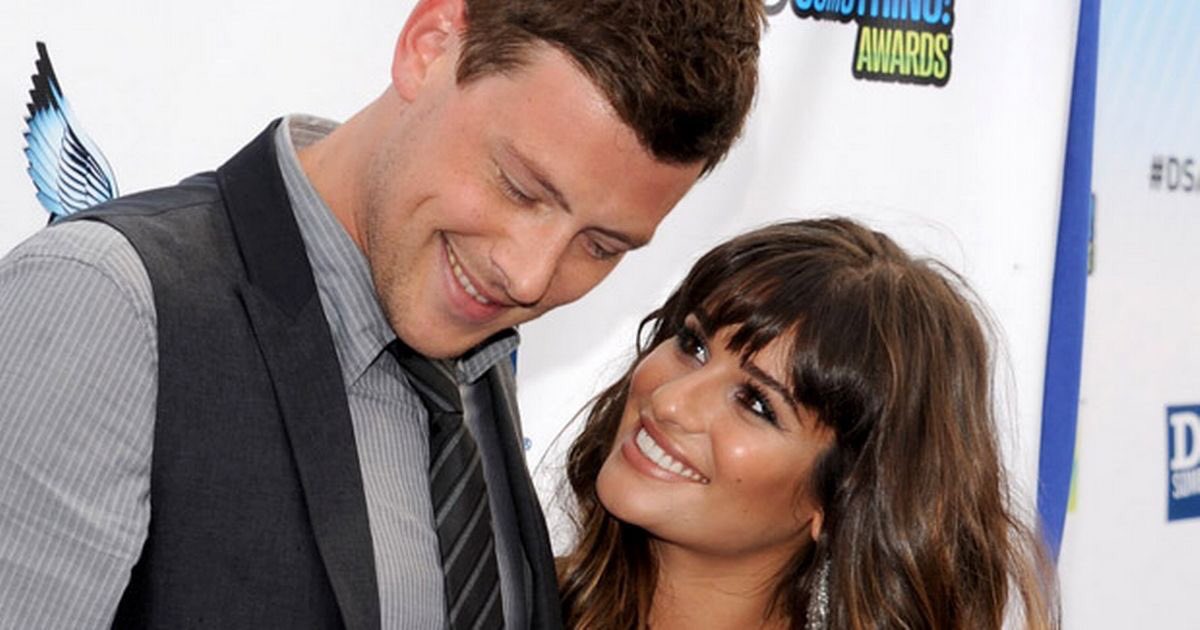 KATYSELENASHINO's tweet photo. coryが亡くなって3年も経つんか😔
亡くなったって聞いた時はビックリしたしその時の回のgleeはほんまに泣いた。
あ、こーゆー台本なんやと思ったらほんまに亡くなったって知った時はめっちゃ悲しかった 
いつまでも大好きです😌 https://t.co/Z77xDkDigc