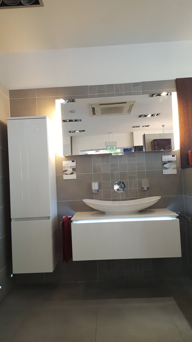 Devonsbrook's tweet image. Our beautiful V &amp;amp; B Legato display with V &amp;amp; B's 'My Nature' sink looking sparkly in the sunshine