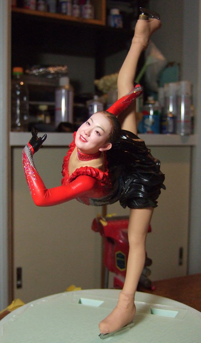 2012年にプレミアムバンダイから発売された 浅田真央のスタチューを