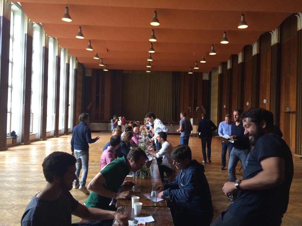 Tons of energy at the Startup+VC marathon at #TOA16 #pitchnic