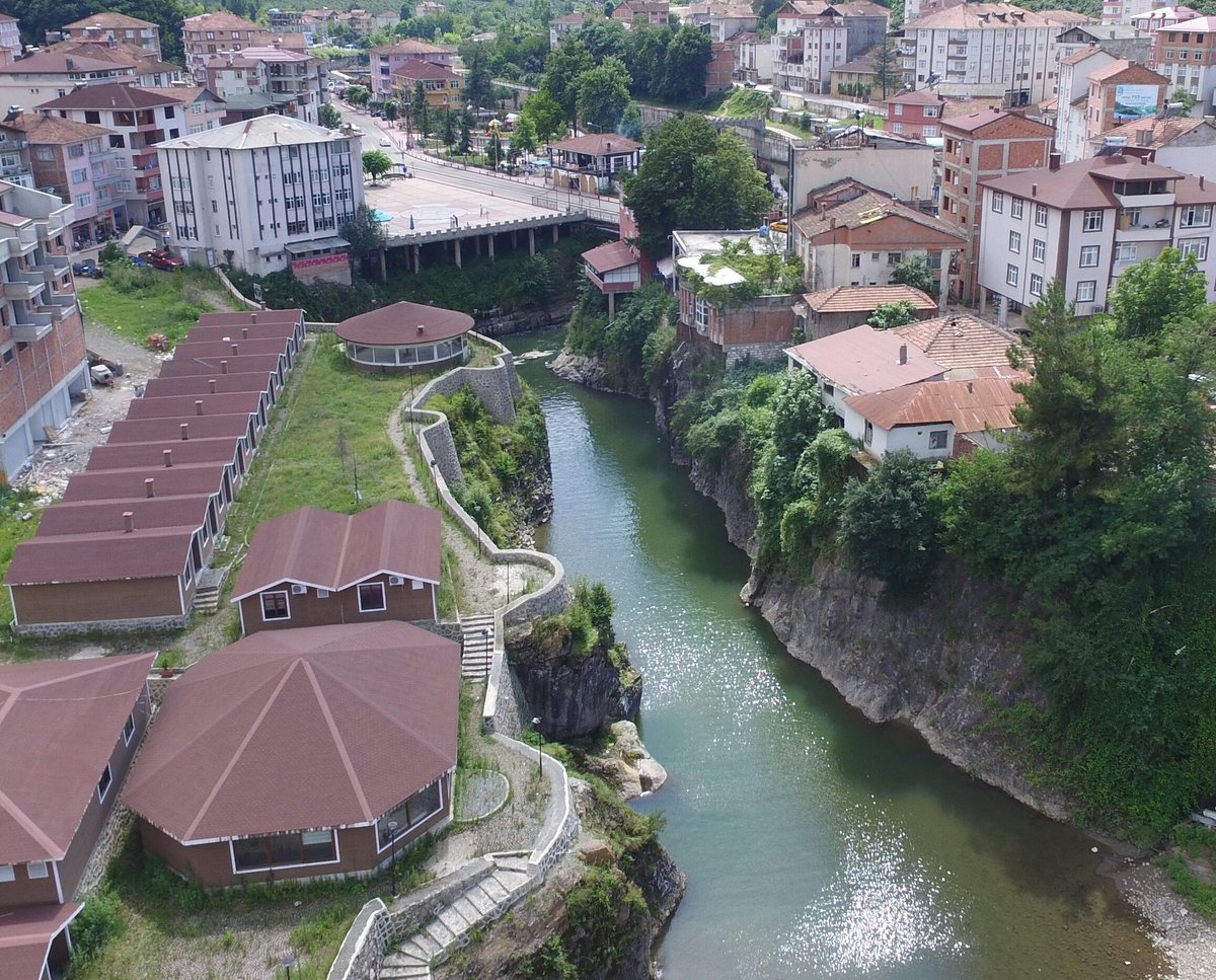 IrfanBlknlglu's tweet photo. Yeşil doğası, kanyonu ve 6 asırdır ayakta duran çivisiz camisi ile İkizce ilçemiz. . . https://t.co/cNmfldW1v4