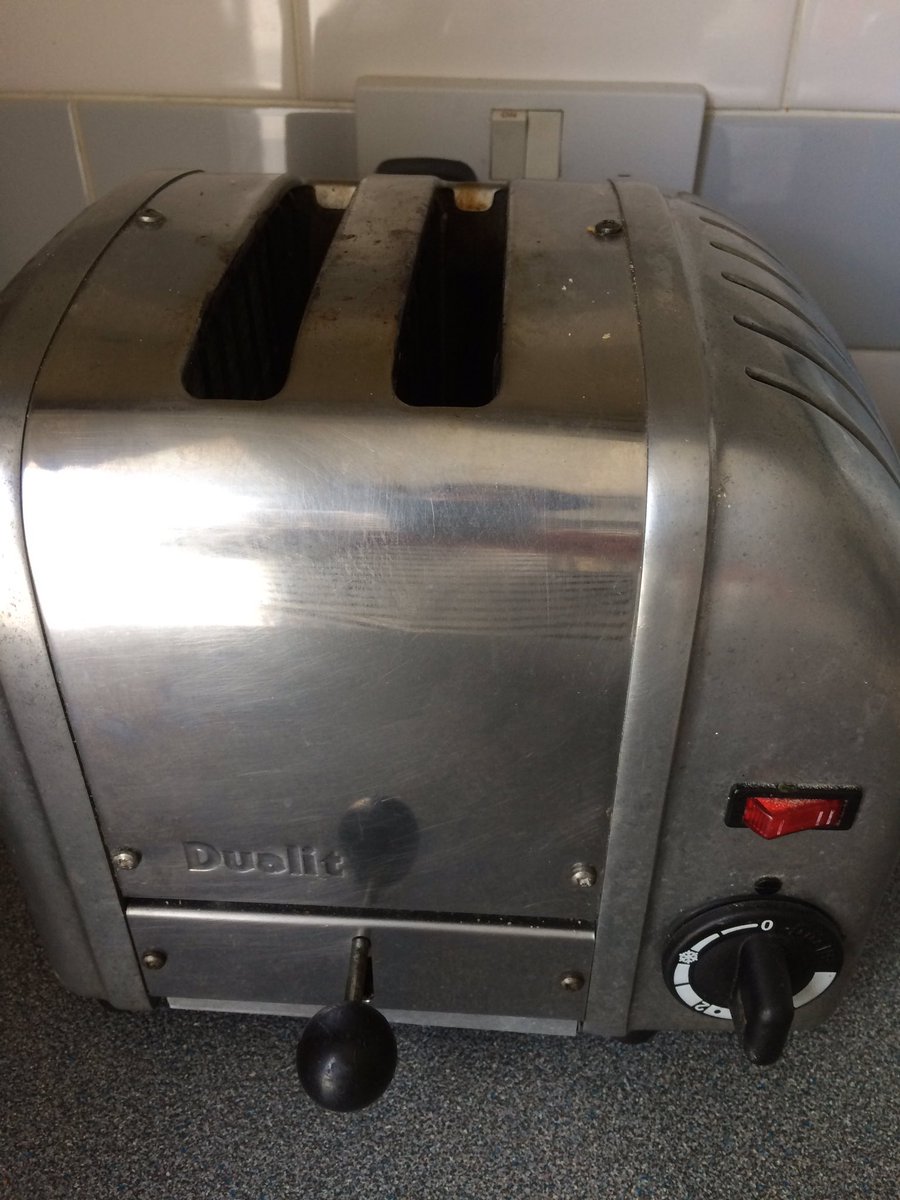 NikkiS49's tweet photo. Thanks @Selectric_UK #blackheath for bringing our 20 + year old @DualitLtd toaster back to life #fixitnotbinit https://t.co/NSKHP3XW8i