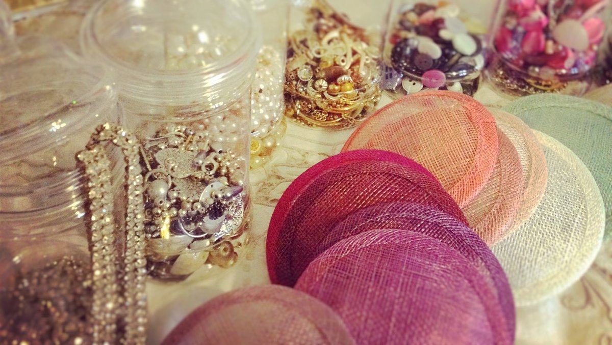 Our #popular #fascinator #henparties are now listed on <a href="/myhenplanneruk/">My Hen Planner</a> myhenplanner.co.uk/en/listings/27… #Contact us now!