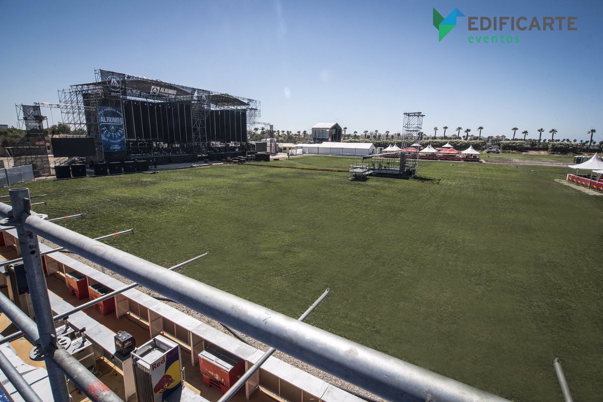 Edificartevento's tweet photo. ¡Todo a punto para el gran evento del verano! Hoy dará comienzo #AlRumbo2016 ¡Montaje esta listo para que comience! https://t.co/tT30VJGgN6