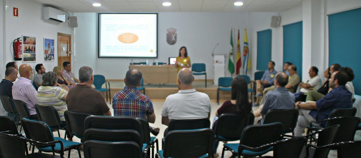 indxhuelva's tweet photo. Ayer taller de habilidades sociales para cargos públicos de ICXH, la formación de los políticos tb es importante. https://t.co/Nx5bjVLOrR