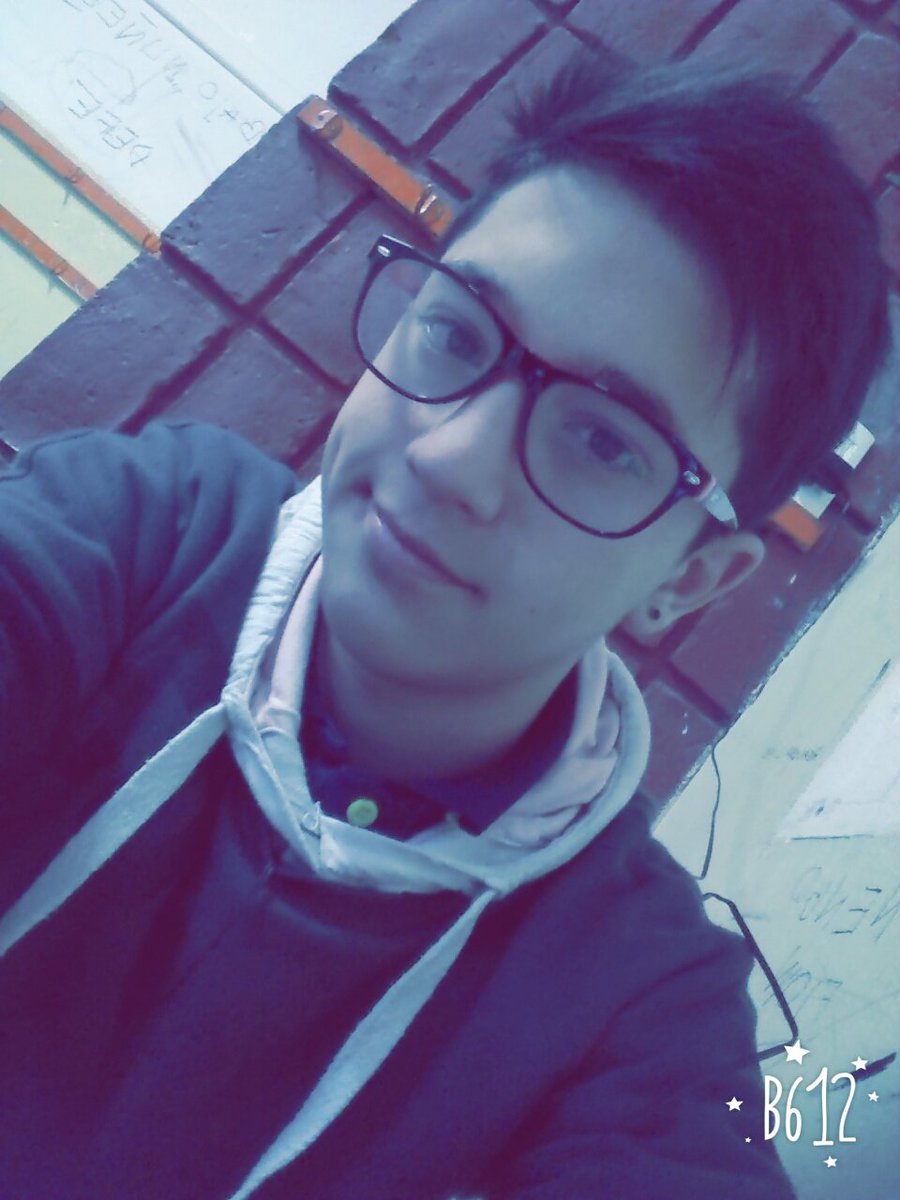 keviinNicolas16's tweet photo. #Cuatrochi #Estudioso♦ #Solteroo♥ https://t.co/ffFK0MJCgv