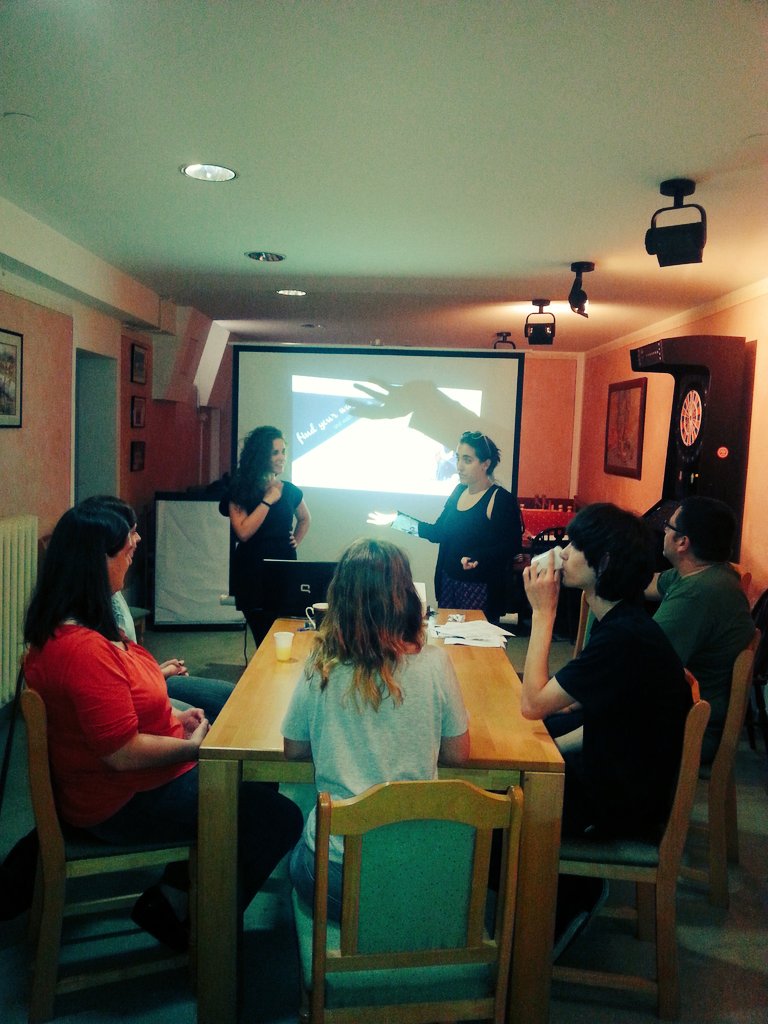 UGNG15's tweet photo. #EVS volunteers delivering a workshop on CV writing, skills developing and LinkedIn :) #justhappening #ErasmusPlus https://t.co/1TEz6EDG1t