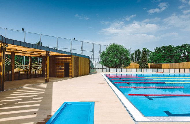 umihotels's tweet photo. Fancy a dip? These are #Moscow's best open air pools: https://t.co/yAx7pxbP5p. https://t.co/KwMCXXyjJB