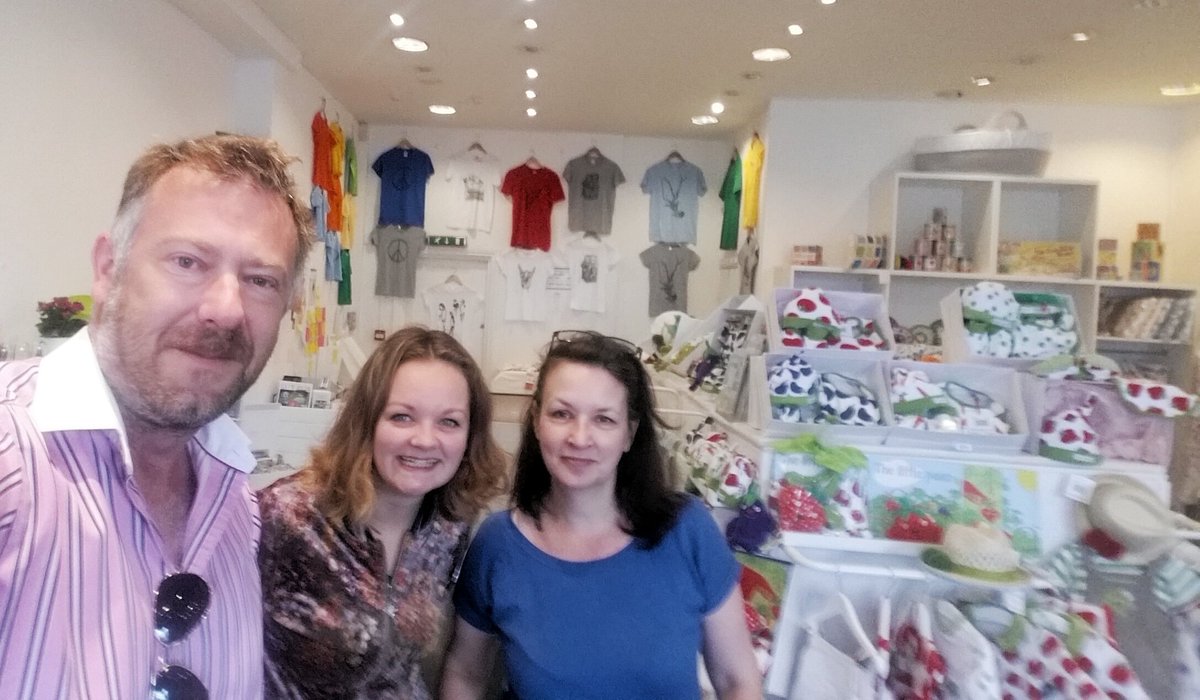 London_W4's tweet photo. Great to see the wonderful and lovely Esther and Keira @indie_W4 today. A brilliant, independent Chiswick shop https://t.co/oFwSXbPxMw