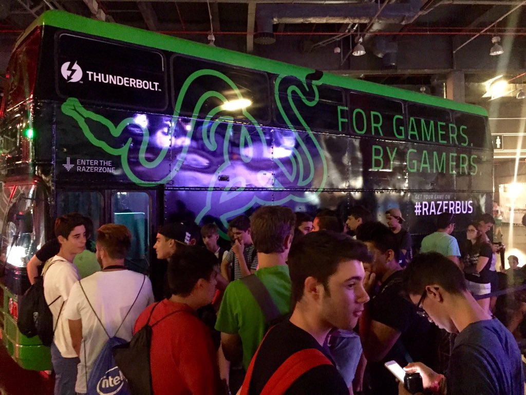 Razer's tweet image. You know we had to bring the #RazerBus out for DH Valencia.
#RazerDH
