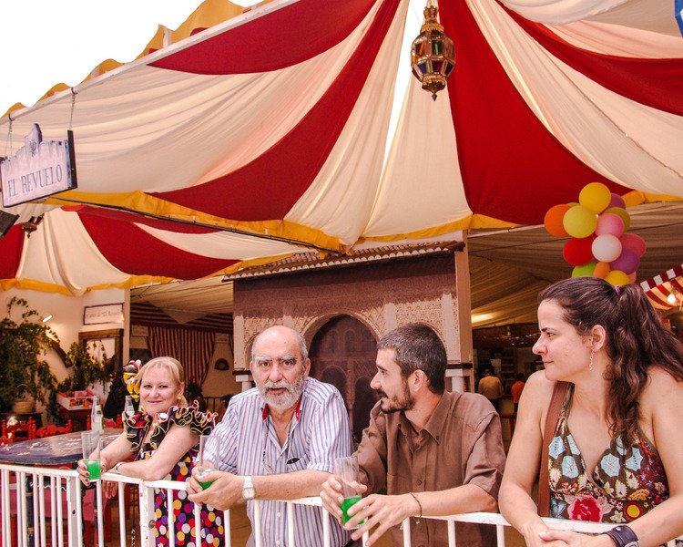 ¿Que tendrá la feria que hasta el calor es menos calor?  #Granada