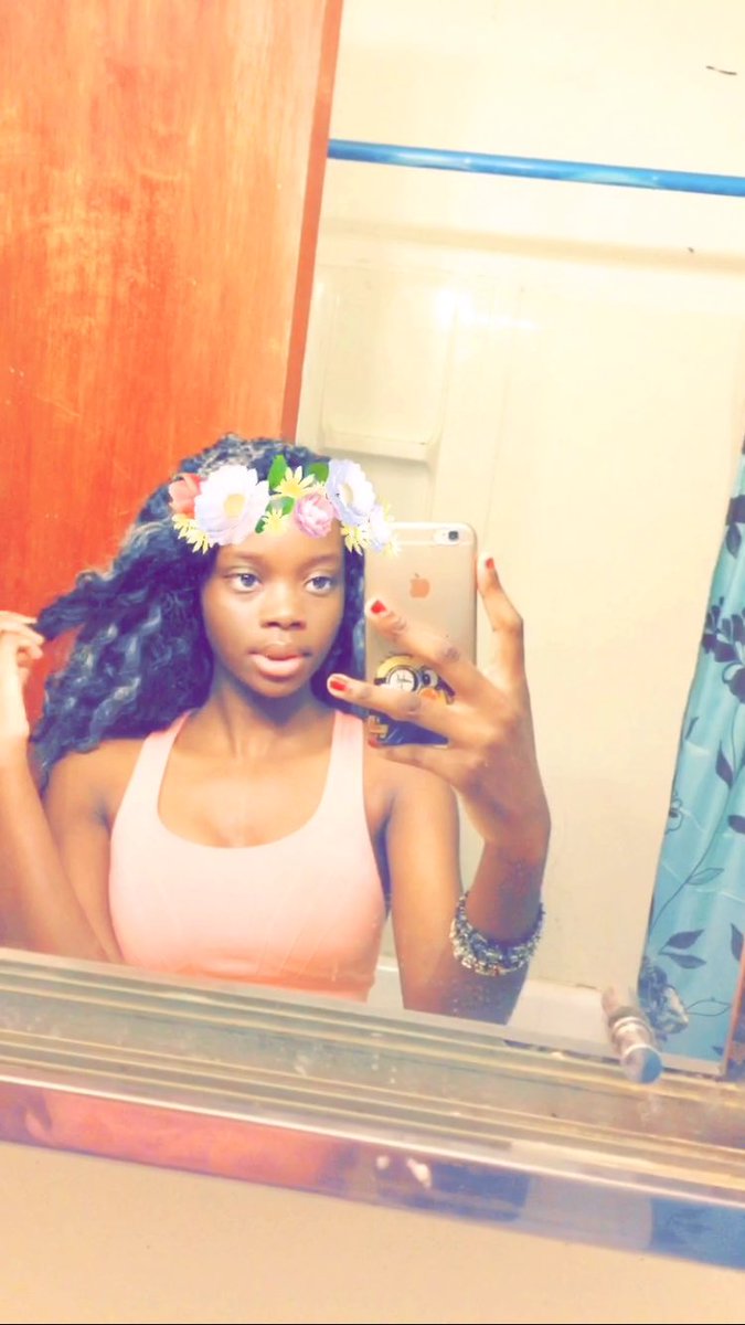Roseyyy_____'s tweet photo. Avi + 1 😚 https://t.co/Rgr2qhXG5j