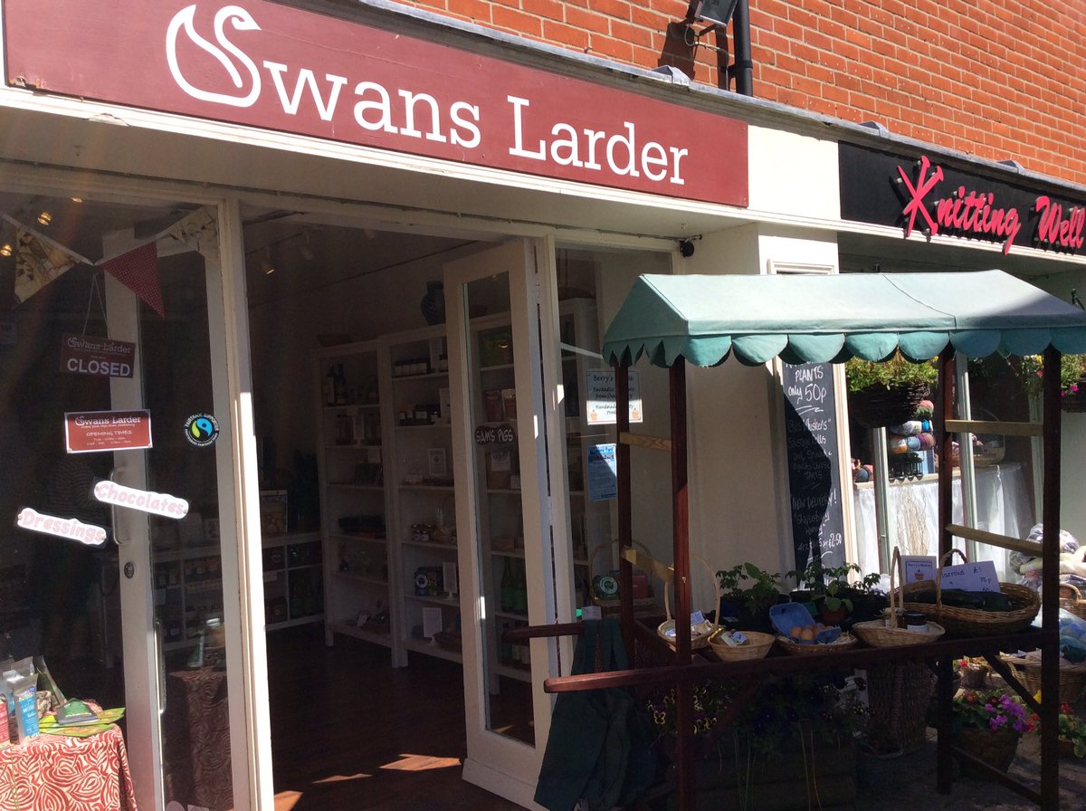 DorsetFoodDrink's tweet photo. Nice to meet and discuss a possible partnership with @SwansLarder today. What a treasure in the town of Shaftesbury https://t.co/iGcofQRwYz