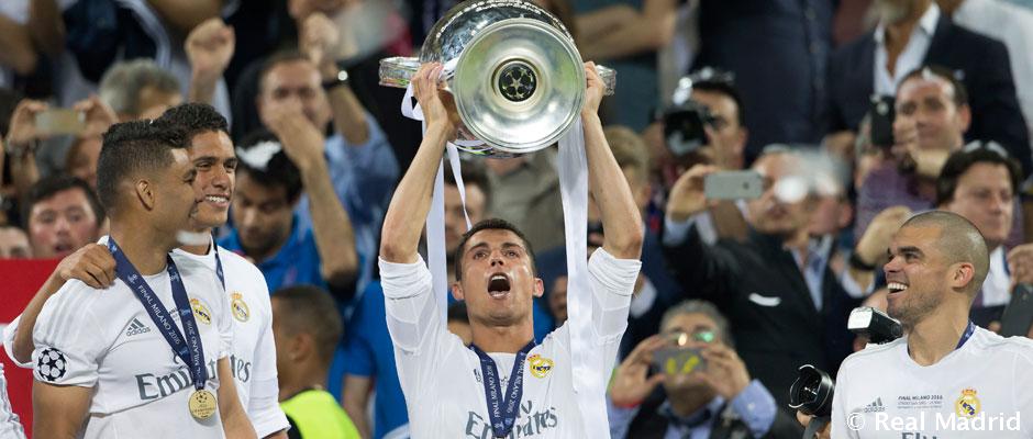 🌟🇵🇹⚽

<a href="/Cristiano/">Cristiano Ronaldo</a> رونالدو، أفضل رياضي دولي لهذا العام من قبل ESPN.

🎥 bit.ly/ESPN_CR

#ريال_مدريد #هلا_مدريد
