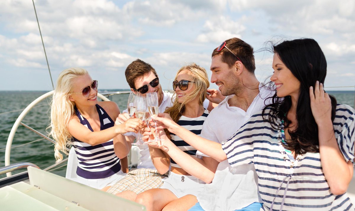 Top 5 Summer Wines to Drink on a Boat bit.ly/29KHclF 🌞⛵🍷