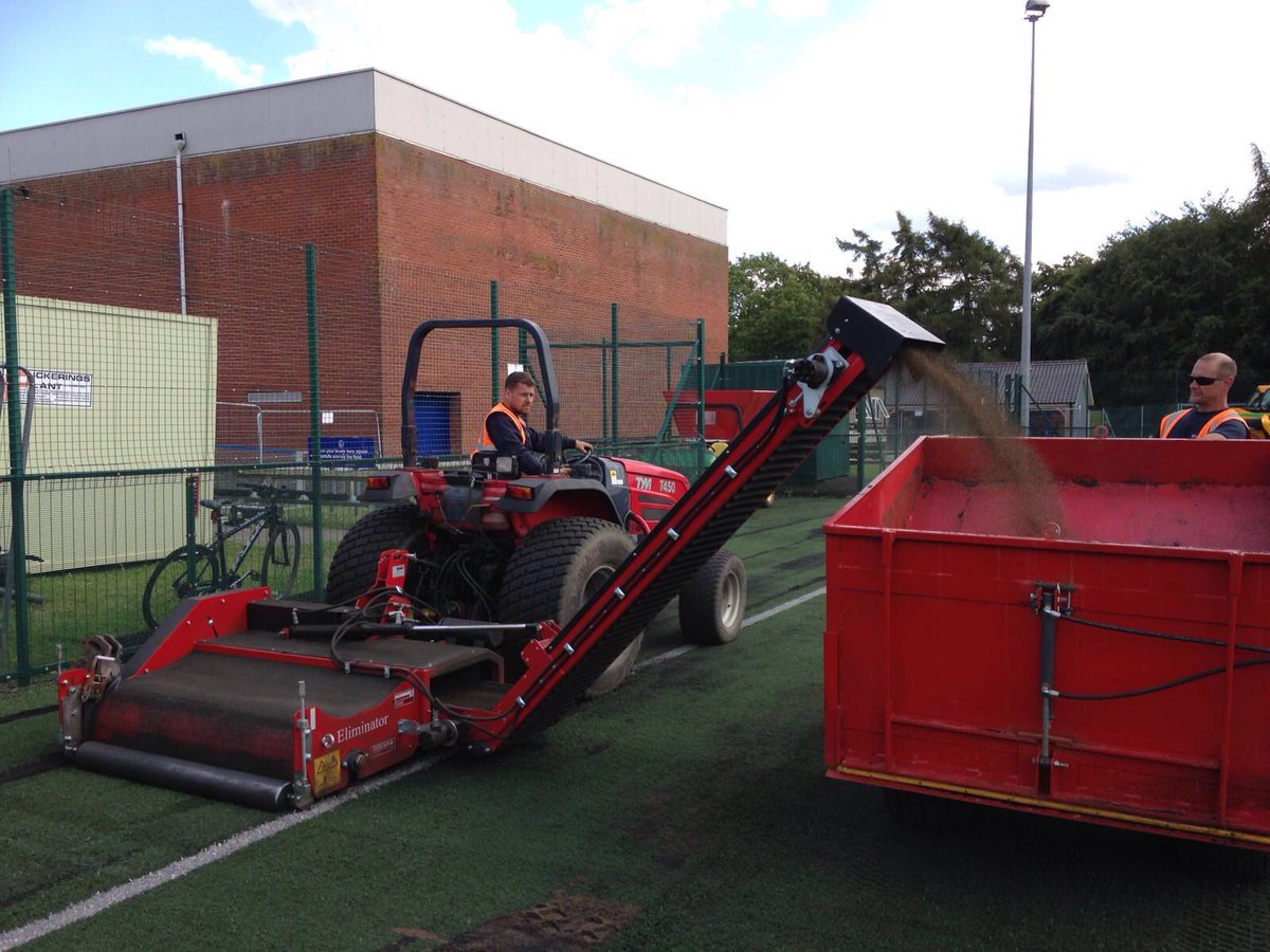 KestrelSports's tweet photo. Another 1st - @ctmTURF eliminator taking out rubber crumb. #coolcork infill next week into @PolytanUK 40mm grass #👍 https://t.co/UT59tbA2rE
