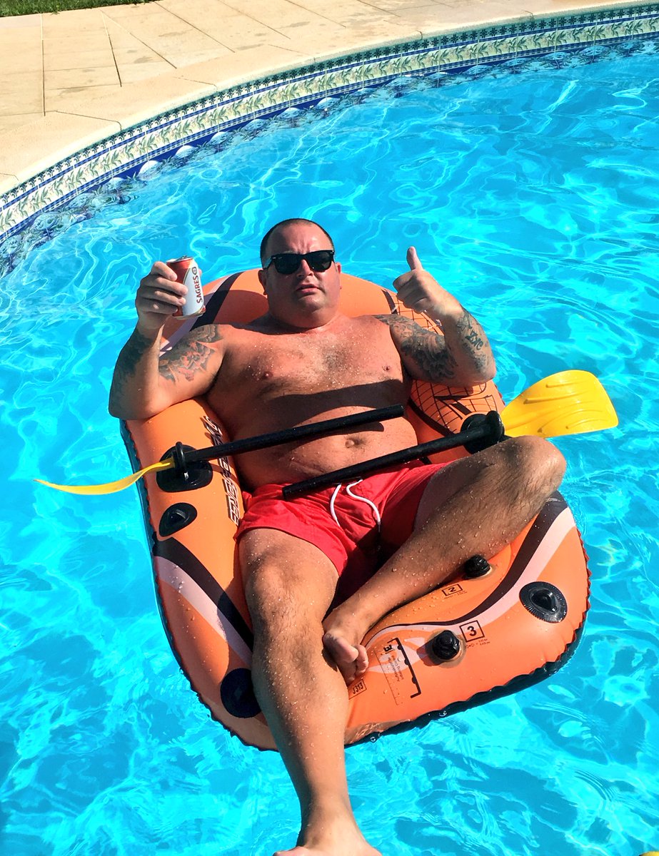 ArubaGordon's tweet photo. One man booze cruise Portuguese still #shipcalleddignity https://t.co/37Ot6Mgyrc