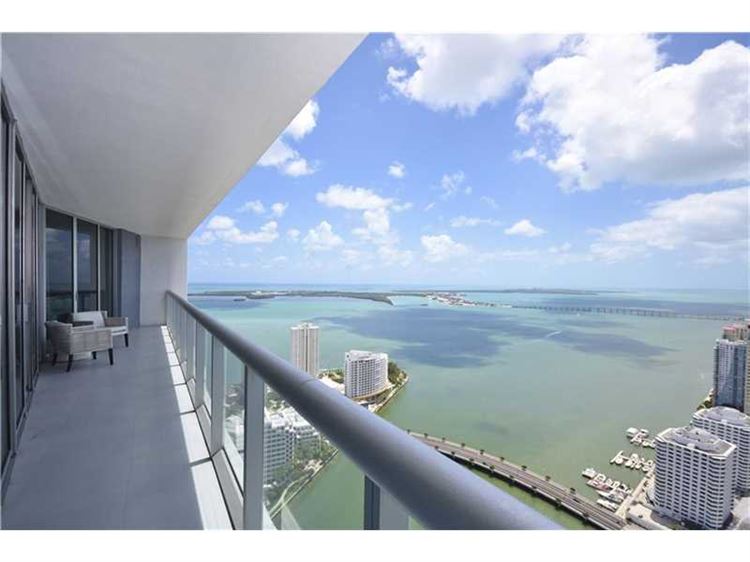 jayjaydon_'s tweet photo. Gorg #MiamiBrickell #Condo4Sale 2/2 980K #MiamiHomesClick #KeepMeInMind4RealEstateReferrals #MiamiBrickellRealEstate https://t.co/sSTyPfEolO