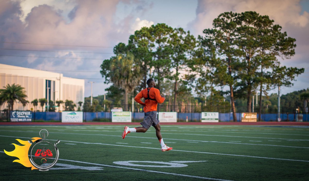 USG727's tweet photo. "Sight capture the person but vision capture the future" #usgfam #tayscott #clemsonfootball  #usgabovetherest https://t.co/ycb0w4AIuT