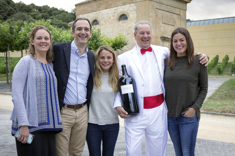 pagodearinzano's tweet photo. Thanks Allyson Drew @SommJ @MicheleLWeiss Fred Dame @WineandSpirits Lisa Tuttle #stoligroup @ManuelLouzada #Arinzano https://t.co/15zSobsDoz