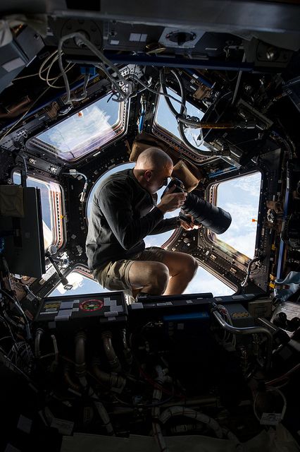 paperpile's tweet photo. NASA astronaut Chris Cassidy frames a shot of Earth while aboard the ISS #DailyScienceSpark https://t.co/ddfYk0Ghgx https://t.co/AOMnKtlS2v