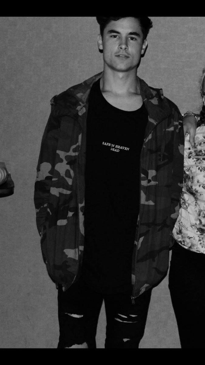 imjcfor's tweet image. Kian Lawley