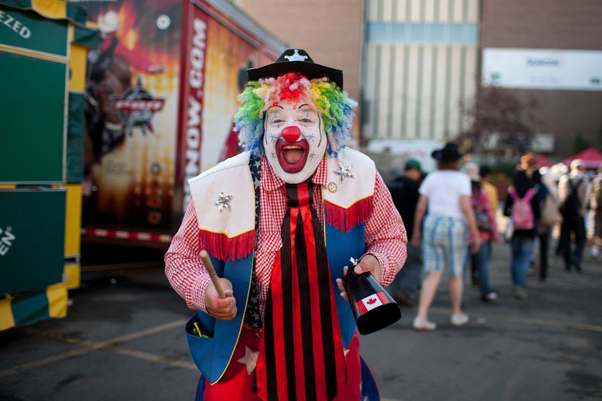 calgarystampede's tweet photo. Retweet if you’re enjoying #Stampede2016 as much as this clown! https://t.co/05MV9Z7lh1