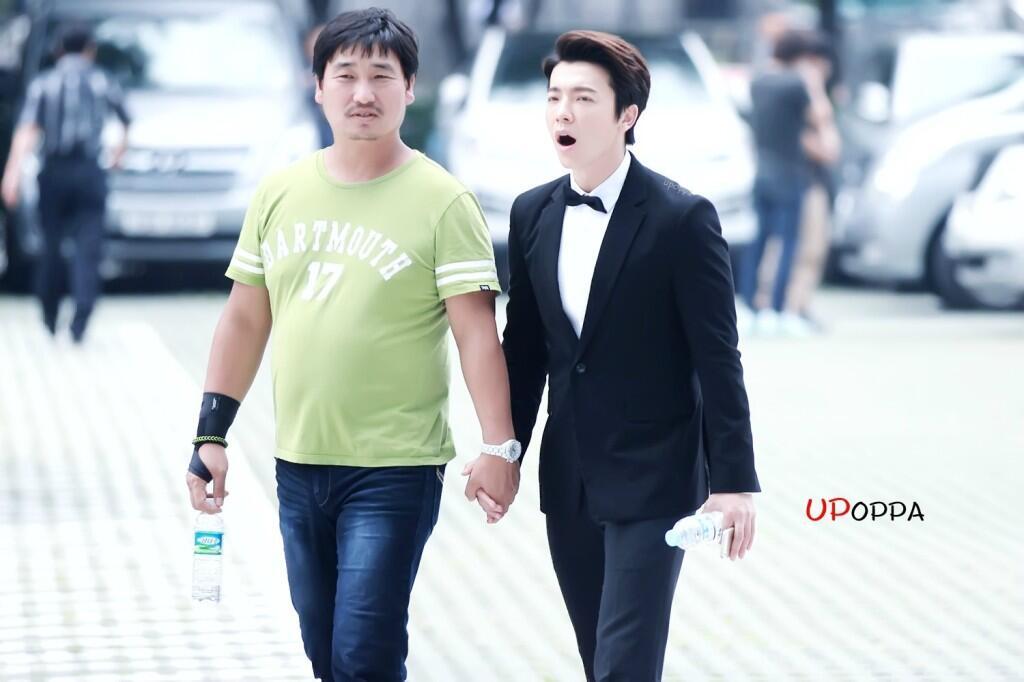 yearwithdonghae's tweet photo. 140714 '슈퍼주니어M의 게스트하우스' 제작발표회 My #TeenChoice vote for #ChoiceInternationalArtist is #SuperJunior https://t.co/7hhgRpK2ZK