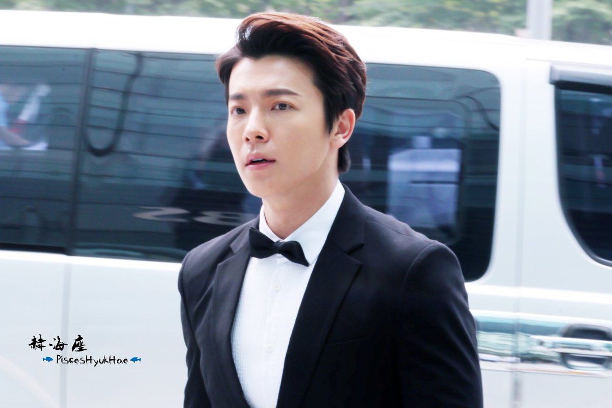 yearwithdonghae's tweet photo. 140714 '슈퍼주니어M의 게스트하우스' 제작발표회 My #TeenChoice vote for #ChoiceInternationalArtist is #SuperJunior https://t.co/7hhgRpK2ZK