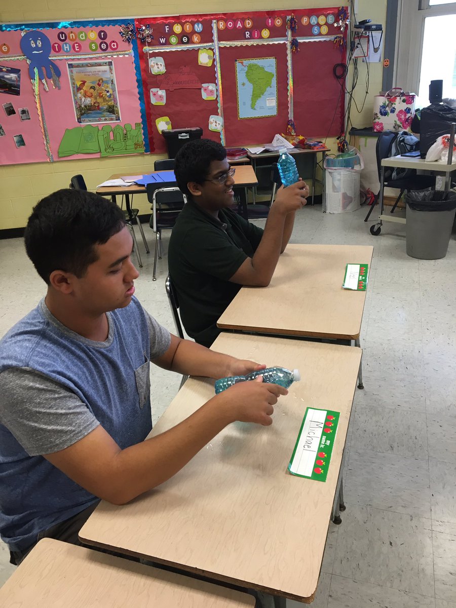 whsdelgandio's tweet photo. @PACE_WTSD fun with Friday's friends making jellyfish in bottles. https://t.co/pFNYN0mKyY