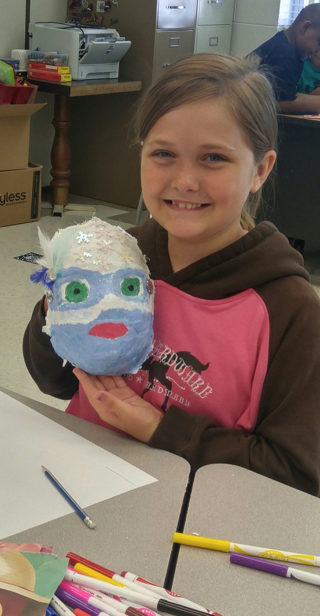 STEM_HenryCoVA's tweet photo. Creativity and designing at its best. This work is entitled "snow mask". #explorecamp2016 @hcps_va https://t.co/SjsxDlzXQ7