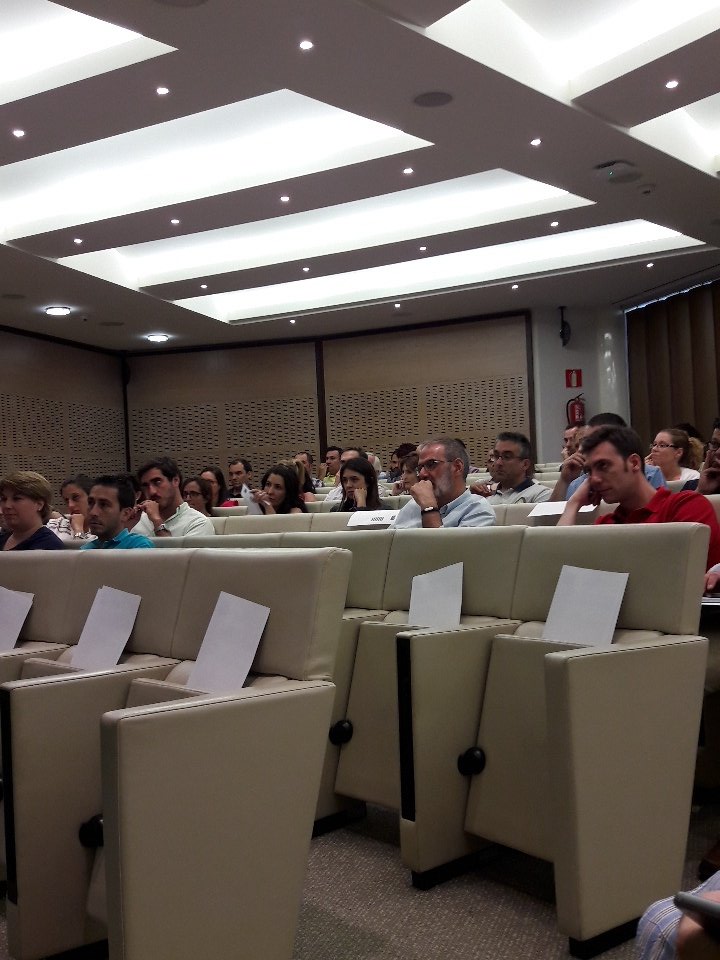 vgarciapoves's tweet photo. #freshworking y #transformaciondigital @sanitas con @NachodePinedo @ISDI_edu https://t.co/vqPMvbugms